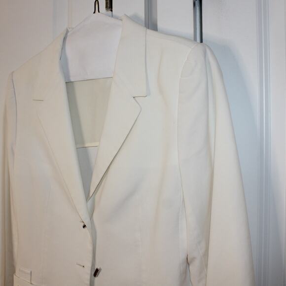 SALVATORE FERRAGAMO Off-White Cotton Notched Lapel Blazer | US 10 - Picture 3 of 9